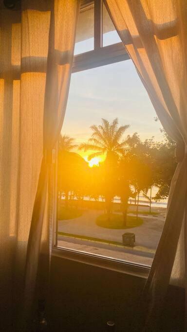 Apartamento Com Vista Pro Mar No Centro De Ubatuba - 2 Quartos E Cozinha Completa Экстерьер фото
