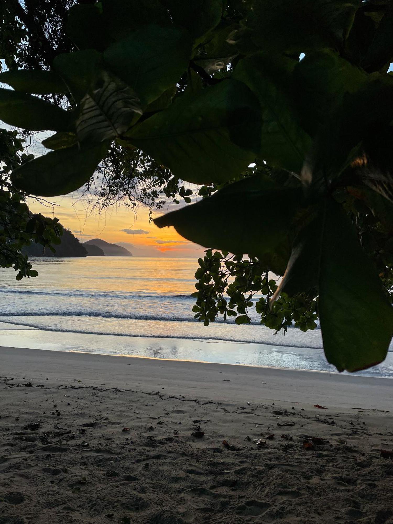 Apartamento Com Vista Pro Mar No Centro De Ubatuba - 2 Quartos E Cozinha Completa Экстерьер фото
